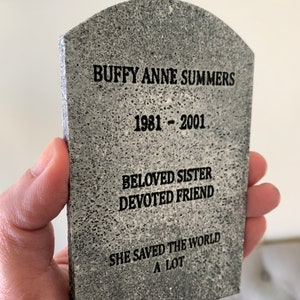 Buffy Summers the Vampire Slayer Halloween Miniature Decorative Tombstone Ornament Magnet