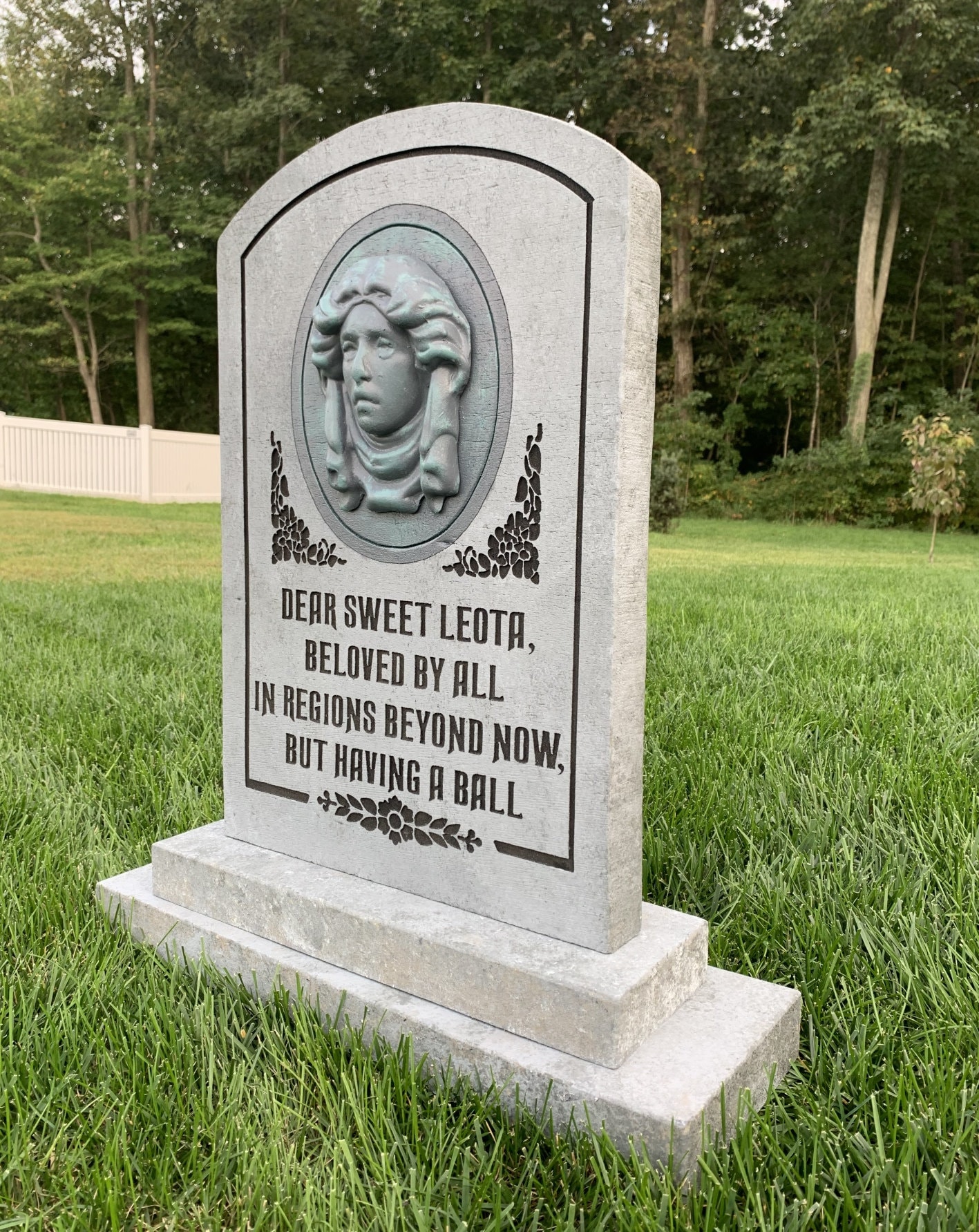 Light up and speaking Madame leota tombstone