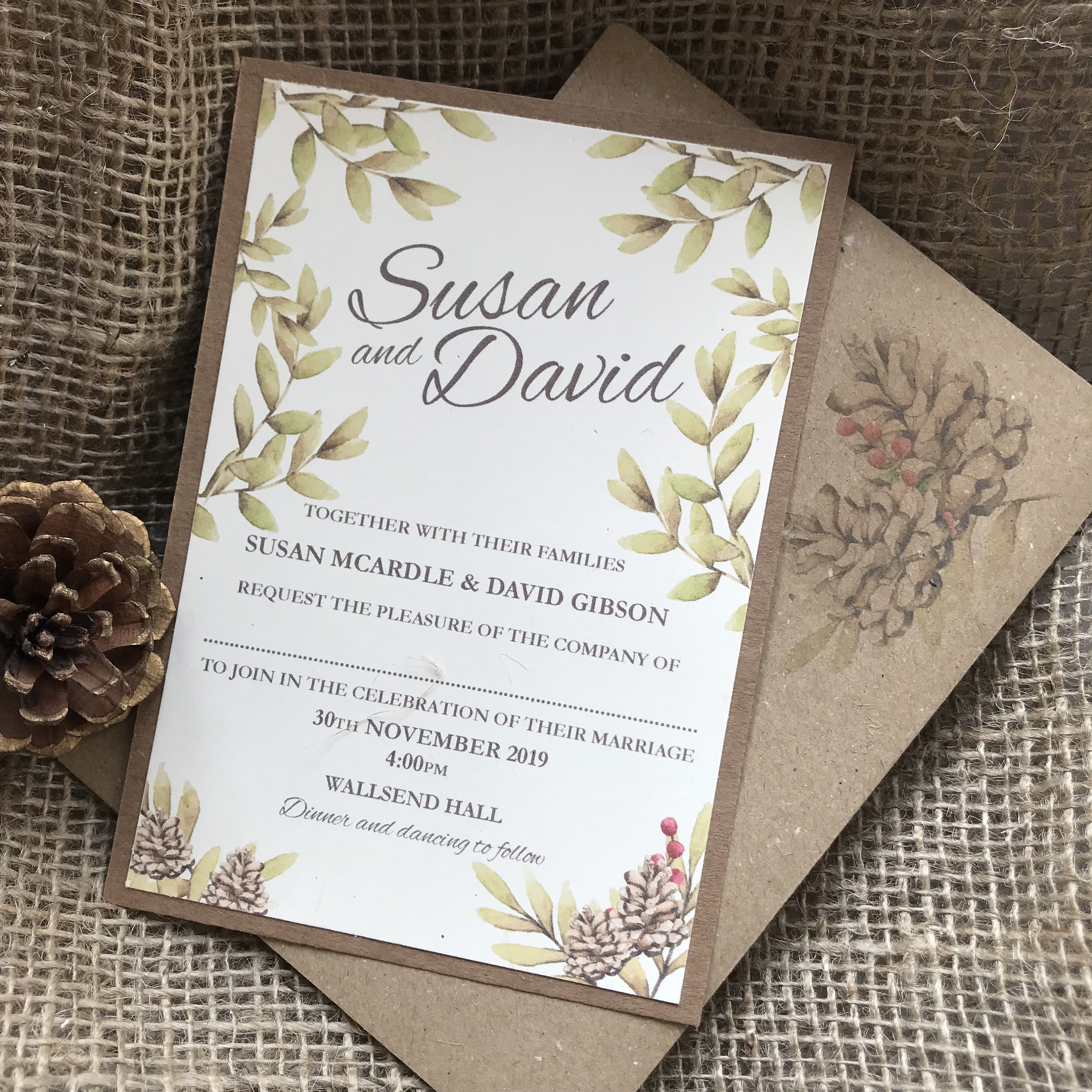 Invitación de boda rústica - Papelería para bodas al aire libre -  Invitaciones de boda rústicas - Grabado - Corazón de madera - Naturaleza -  Etsy México, image size:3000x3000