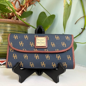 Vintage Dooney And Bourke Pebble Leather Wallet