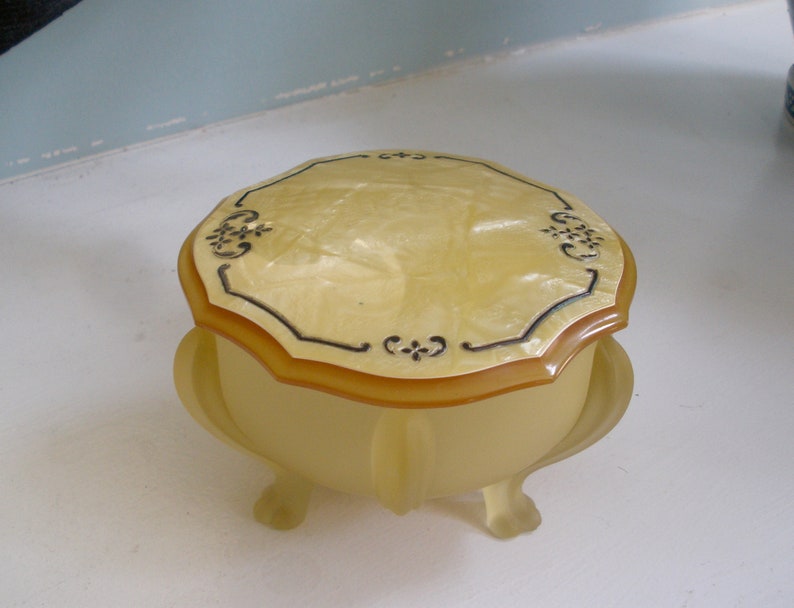 Beautiful Trinket Box Made In The 1920/'s