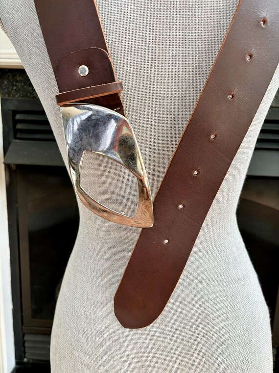 Vintage Thick Brown Leather Fashion Belt / Decorative Silver Metal Buckle View 3