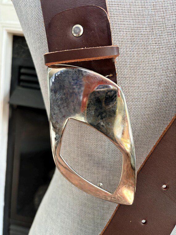 Vintage Thick Brown Leather Fashion Belt / Decorative Silver Metal Buckle View 4