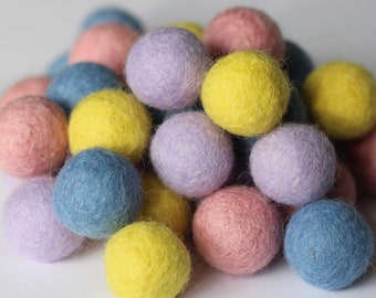 Pastel Pompoms, felted pompoms, DIY Craft, craft supplies, felt balls, pompoms, DIY pompoms