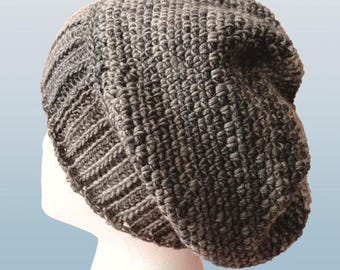 Gehaakte Slouchy-baret: gebreide muts van kamgaren