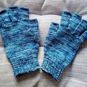 Knitting Pattern Gloves -- Fingertipless Gloves DIGITAL PATTERN PDF - Gloves - Fingerless - No Fingers - Mittens - Hands - Cold Hands