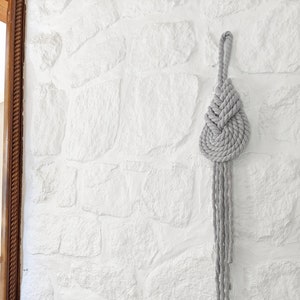 THE PIPA Small Modern Macrame Wall Hanging in Grey | Wall Tapestry | Rope Art | Pipa Knot | Contemporary Fiber Sculpture