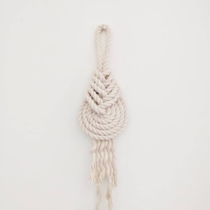 THE PIPA Small Pipa Knot Wall Sculpture, Modern Macrame Wall Hanging, Minimalistic Home Decor, Fiber Art