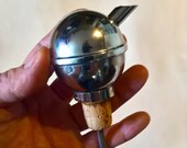 Vintage chrome optics, bar pourers, bottle stops. 1950s English made, heavy. 2.3cl, 3 4oz shot pourers. Cocktail measures, happy hour