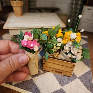 Dollhouse Miniatures plant, home decor, FLOWER BOUQUET, dollhouse accents, 1:12 scale, home greenery