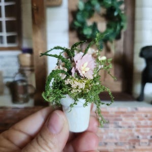 Dollhouse Miniatures plant, home decor, POTTED FLOWERS, dollhouse accents, 1:12 scale, home greenery