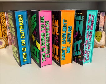 Libros 4-7 de la serie Dungeon Crawler Carl, bordes personalizados con plantilla pintados a mano