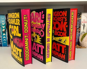 Libros 1-3 de la serie Dungeon Crawler Carl con bordes personalizados pintados a mano y con plantillas.
