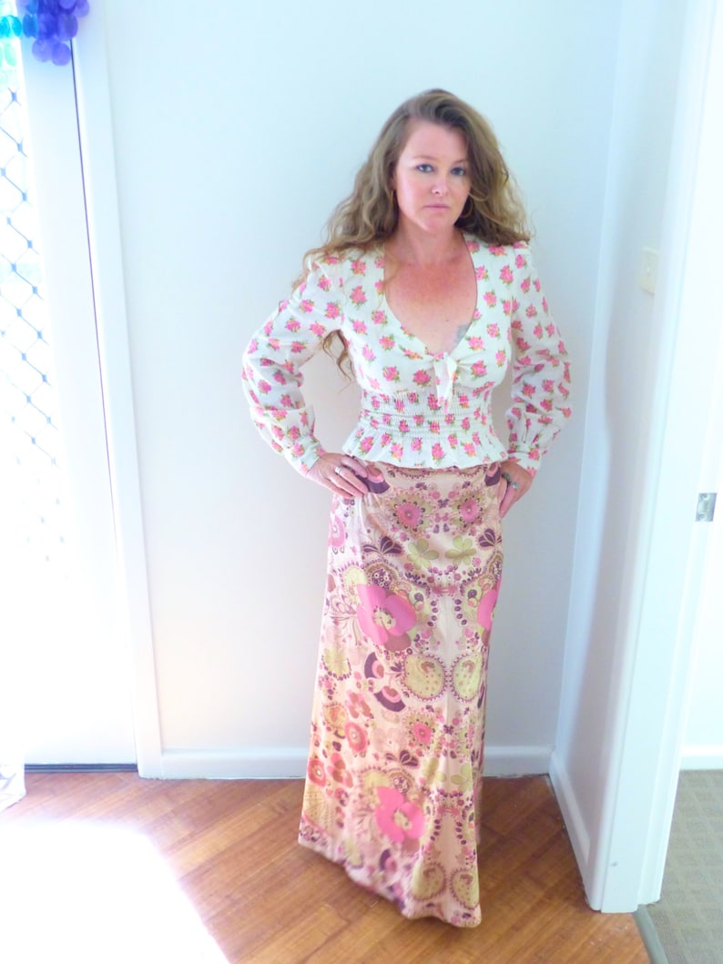 Sage Fabulous 70/'s Shimmer Maxi Skirt Fully Lined Size S Small Pink Cappuccino High Waist Flowers