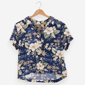 Blusa hawaiana vintage de rayón de los años 90: Camisa azul con estampado floral tropical, talla grande