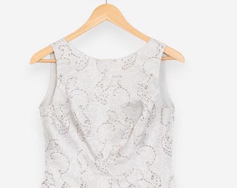 Y2K Paisley Print Crop Tank Top: Beaded Bohemian Gray Top