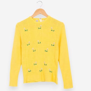 vintage 70s yellow geometric/flower long sleeve crewneck spring pullover sweater size x-small