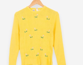 vintage 70s yellow geometric/flower long sleeve crewneck spring pullover sweater size x-small