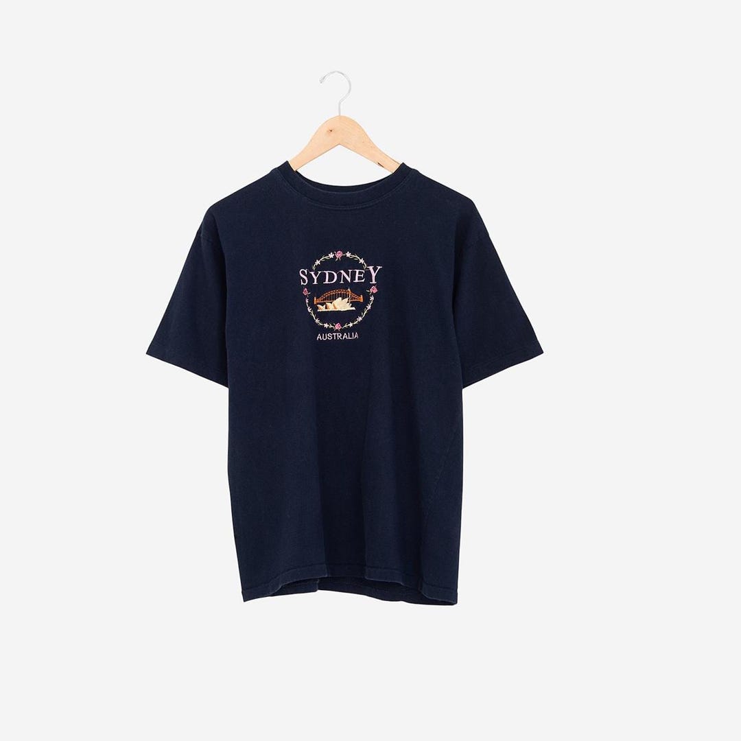 Vintage 90s Embroidered Sydney Australia Single Stitch Crewneck T