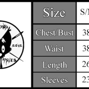 Puede incluir: Tabla de tallas para una camisa con medidas en pulgadas para pecho/busto, cintura, largo y mangas. La tabla muestra las tallas S/M y L/XL.