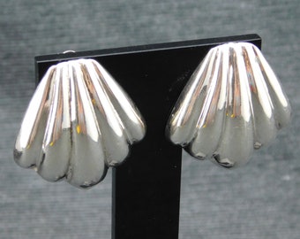 Vintage Sterling Silver Clam Shell Clip-on Earrings - 1-1/4" Long by 1-1/8" Wide, 14 grams - Fan, Hallow, 925, Retro, Elegant, Chic