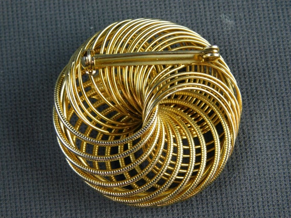 Spiral Gold Tone and Faux pearl Brooch 1-1/2" Dia… - image 4