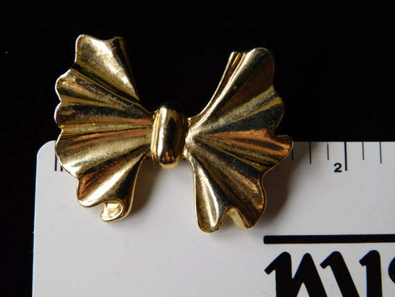 Vintage Stylized Bow Pin Brooch Gold Tone High Qu… - image 4