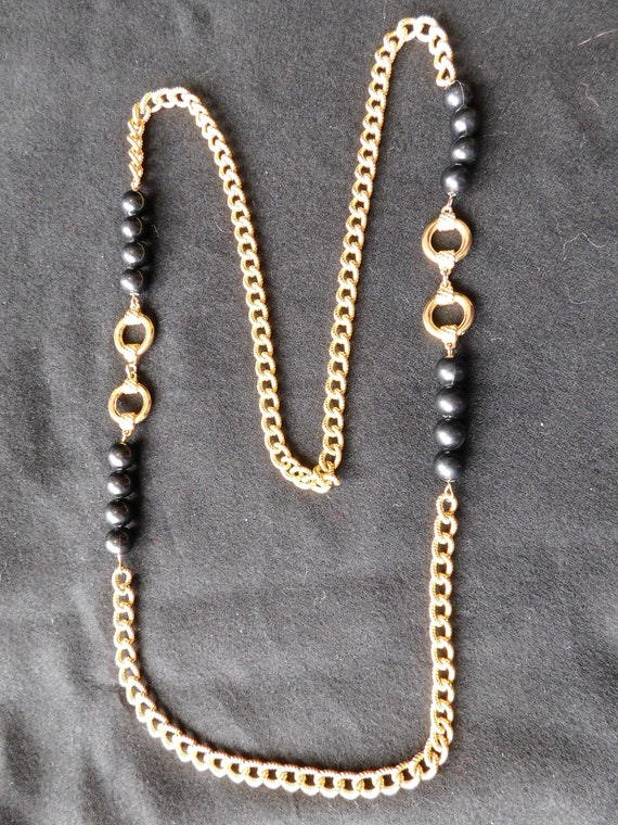 Heavy Gold Tone Textured Chain and Black Bead Stat