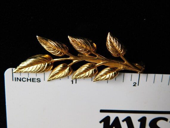 Unsigned Gold Tone Leaf Pin Light Weight Bright V… - image 4
