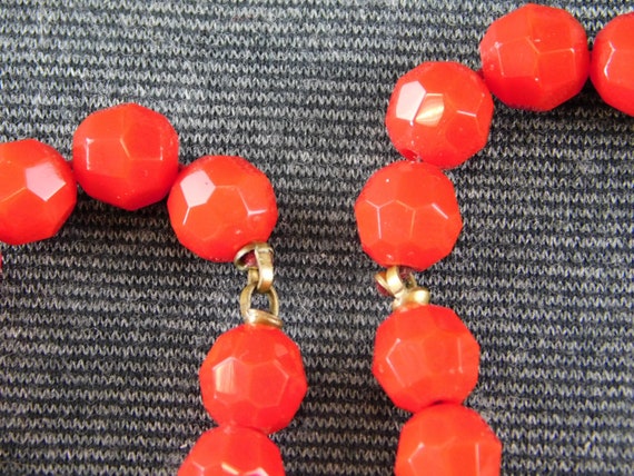 Estate Found Vintage Facetted Red Glass Bead Neck… - image 4