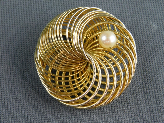 Spiral Gold Tone and Faux pearl Brooch 1-1/2" Dia… - image 2