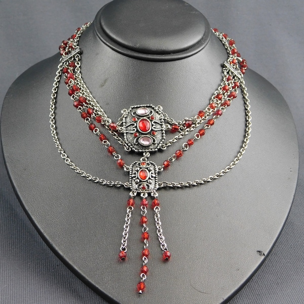 Unsigned Bib / Collar Necklace Silver Tone Red Pink Adjustable 13-1/2" - 16-3/4" - Renaissance Revival, Chain, Wedding, Bride, Bridal