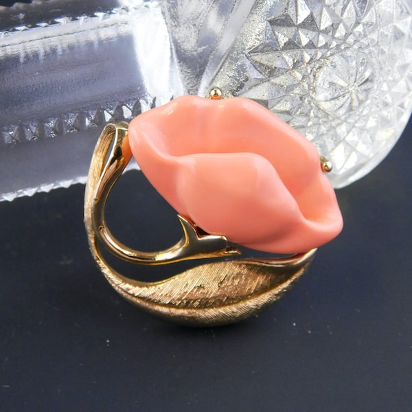 Avon Gold Tone and Coral Colored Pin Floral Flower Brooch 1-1/4" Wide 1-3/16" Tall - Salmon, Pink, Lotus, Vintage, Classic, Designer