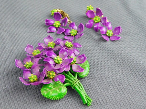 Vintage Purple Enameled Metal Flower Bouquet Broo… - image 2