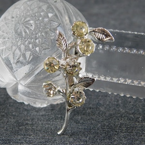 300 Pieces Flower Diamond Pins 2 inch Crystal Corsage Pins Wedding Brooch Bouquet Head Pins Clear Decorative Picks Straight Rhinstone Pins for