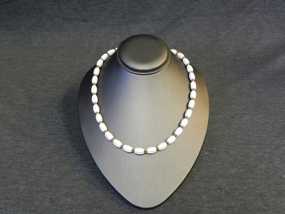 Vintage Monet White Bead Gold Necklace Unusual Corn Cob Beads 28