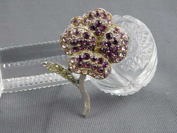 Superior Quality Silver Tone Floral Brooch Pin Pu… - image 1