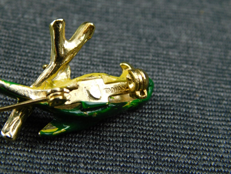 Green,Vintage Vintage Parrot Pin Brooch with Red Rhinestone Eyes Made in Taiwan 1-12 long Retro Nature Bird Yellow Gold Tone Fun