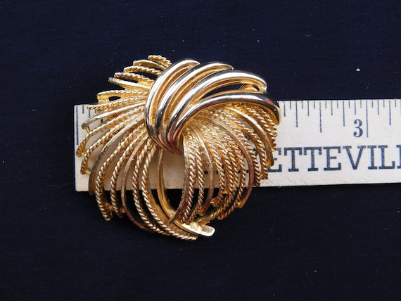 Vintage Gold Tone Fireworks Pin Brooch 2" by 2" -… - image 3