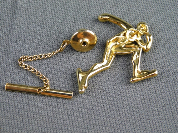 Exceptional Gold Tone Ice Skater Racer Tie Tac Pi… - image 2