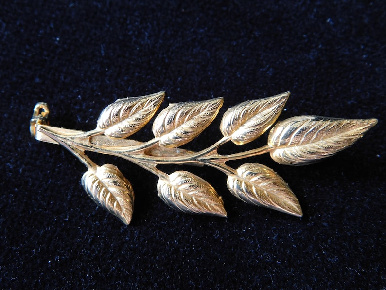 Unsigned Gold Tone Leaf Pin Light Weight Bright Vintage Polished Leaves on Stalk Branch 2-116 Tall by 34 Wide Vintage Tree Retro