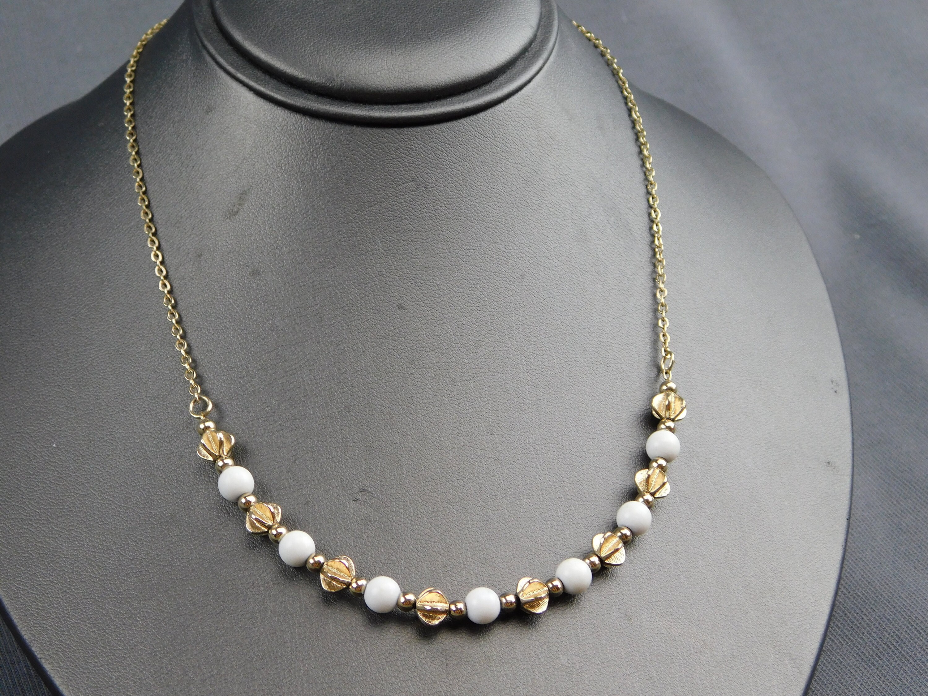 Sarah Coventry Vintage Necklace Signed Sarah Cov Gold Tone