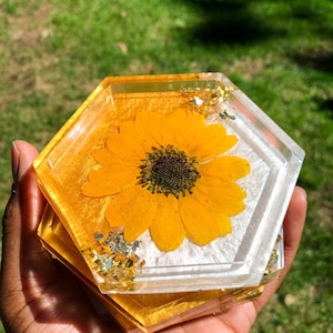 Real Sunflower Yellow Coasters, Mother&#39;s Day Gift, Set of 2 Resin Coasters, Gifts for the Home, Housewarming Gift, Perfect Realtor Gift