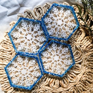 Winter Holiday Snowflake Resin Coasters, Resin Coasters, Gifts for the Home, Housewarming Gift, Coffee Table Decor image 2