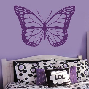 Monarch Butterfly Wall Decal: Girl&#39;s Bedroom Decor