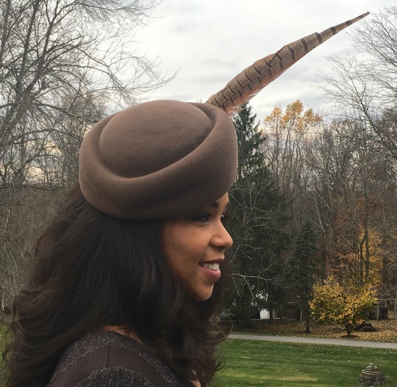 Taupe Sculptured Vintage Styled Pillbox Hat With Pheasant  display picture 1