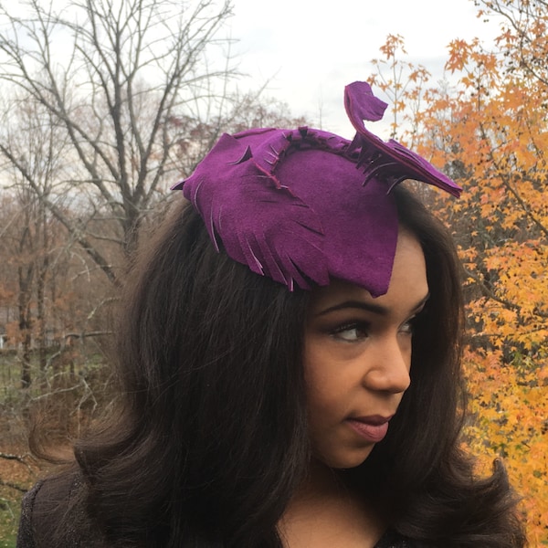 Radiant Orchid Suede Fascinator, Purple headpiece in suede, Mother of the bride hat. Winter wedding or Holiday Party. Cocktail  Evening hat