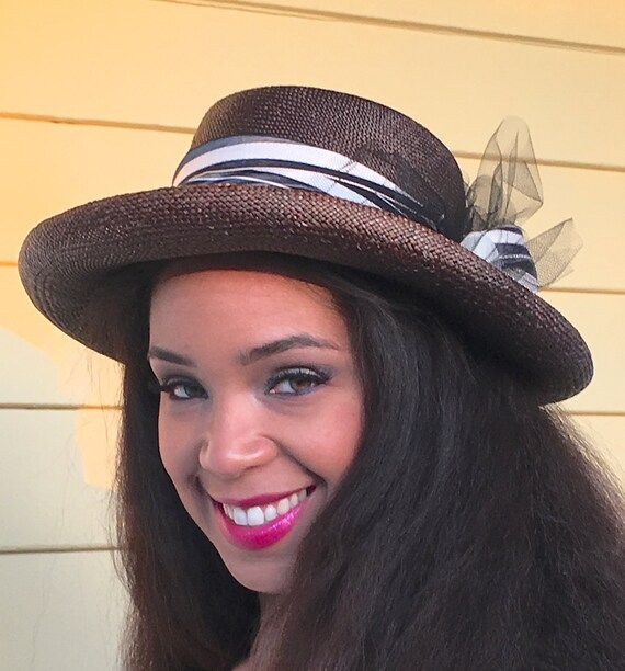 Brown Straw Wide Brimmed Hat-black Trim-netting-vintage  display picture 3