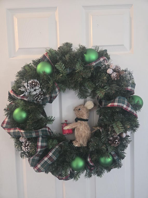 Gifting Critter Holiday Wreath