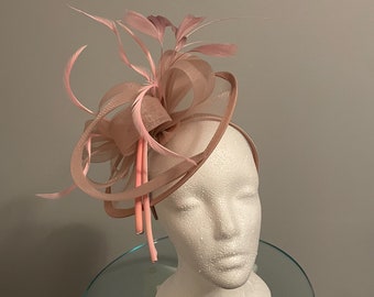 VERKOCHT Kentucky Derby Mauve Fascinator “Paddock Prancer” Verkocht